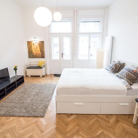 Newsunny Apartment At The Budacastle Budapest Extérieur photo